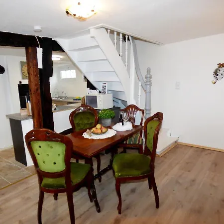 Relaxen Am Rosenbusch